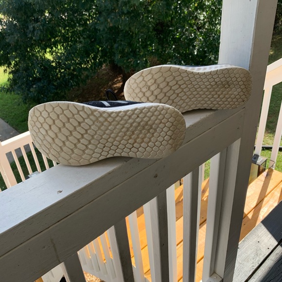 New balance Women’s Sz 10.5 - Picture 2 of 5